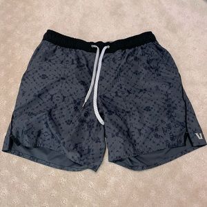 Vuori trail shorts with liner - Size Medium - 6 inch inseam